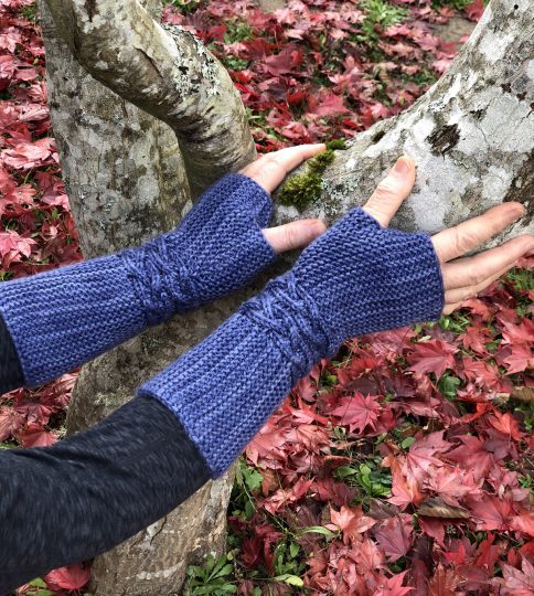 Windblown Waves Mitts - Cat Bordhi's Fingerless Mitts Knitting Patterns provides you with 9 folios and 25 patterns.